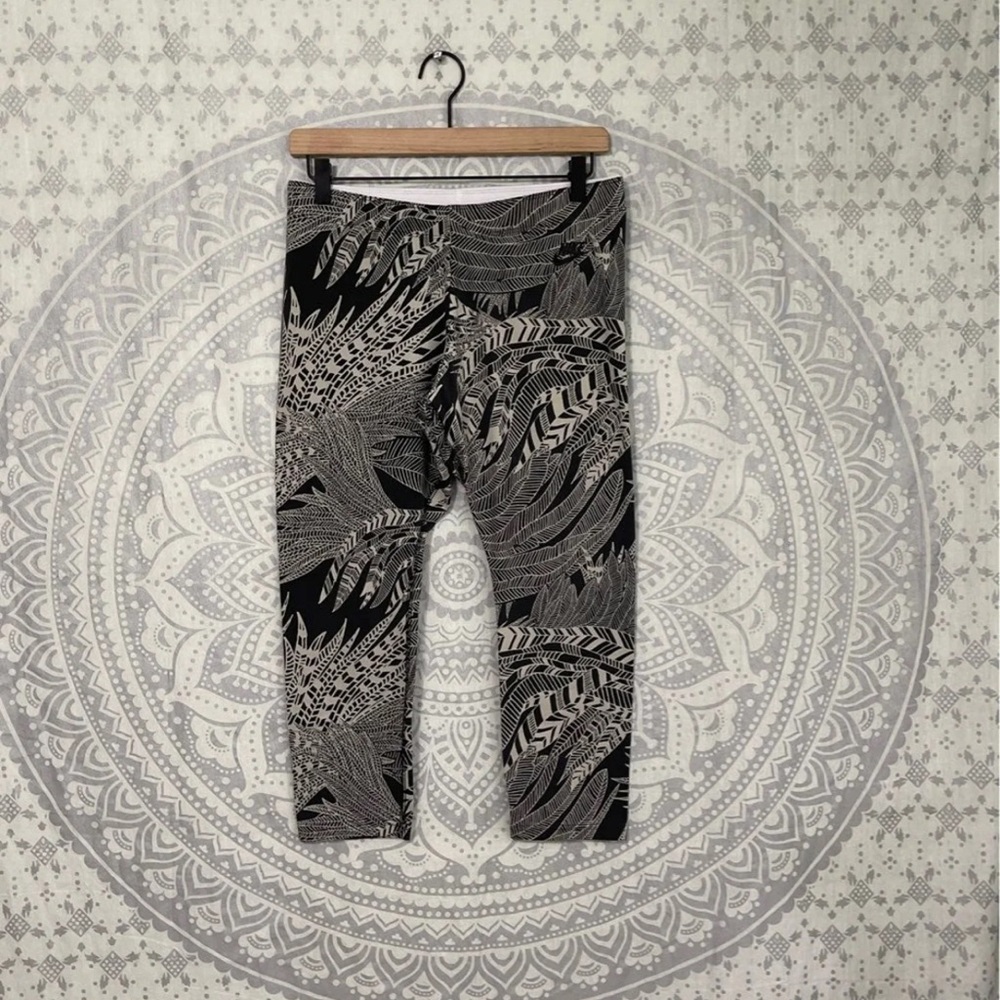 New $65 Nike Limited Edition Crop Workout Leggings Stretch Yoga Leaves Grey L